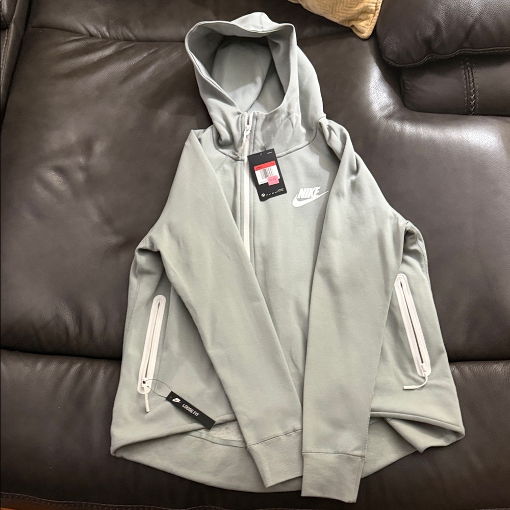 Nike Gray Ski & Snow Jacket